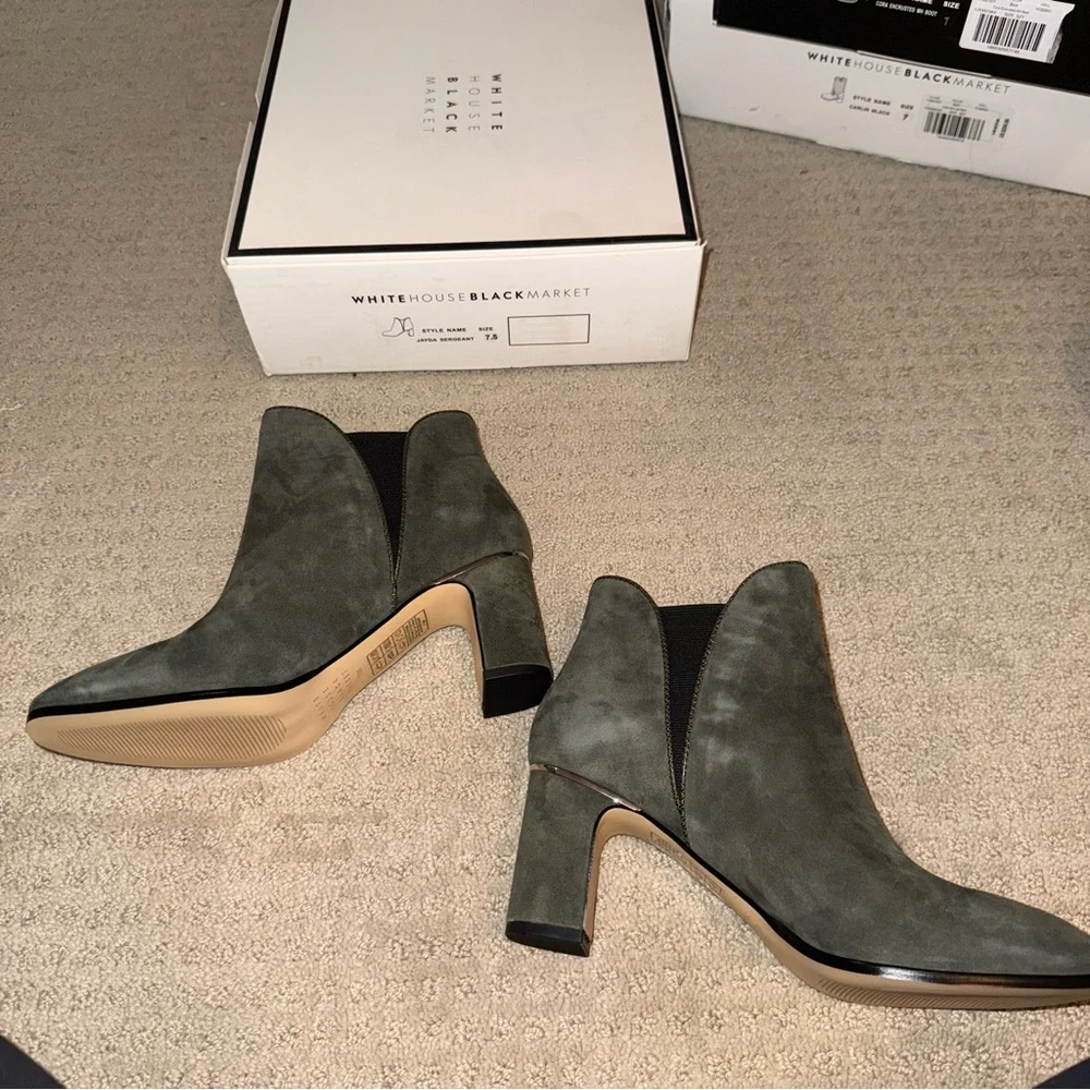 NWT White House Black Market WHBM Green Suede Booties Size 7.5